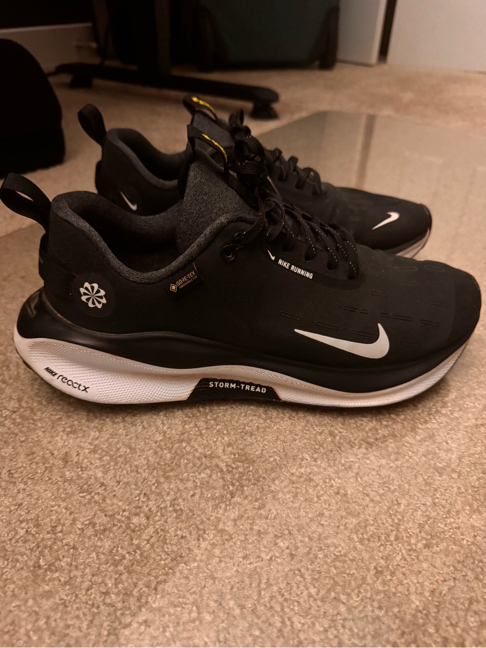 Nike Men’s Black and White Storm-Tread Running Shoes Sz 10.5 Great condition